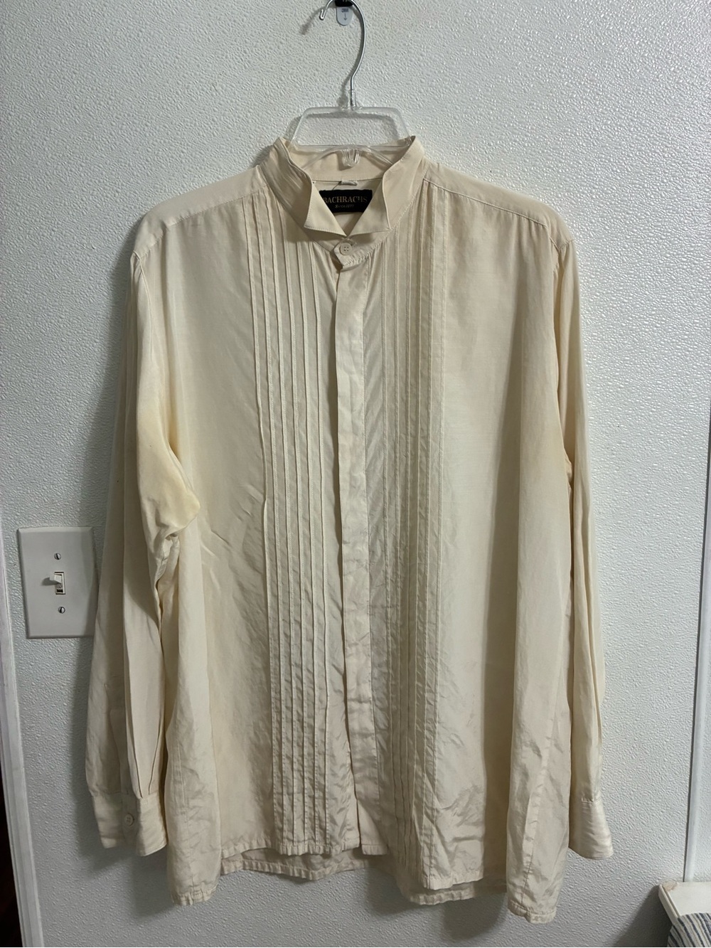 Bachrach’s Vintage Cream Pleated Women’s button down Shirt XL